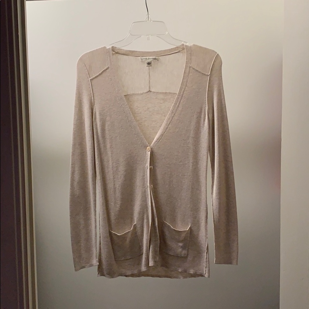 Banana Republic beige cardigan with front pockets